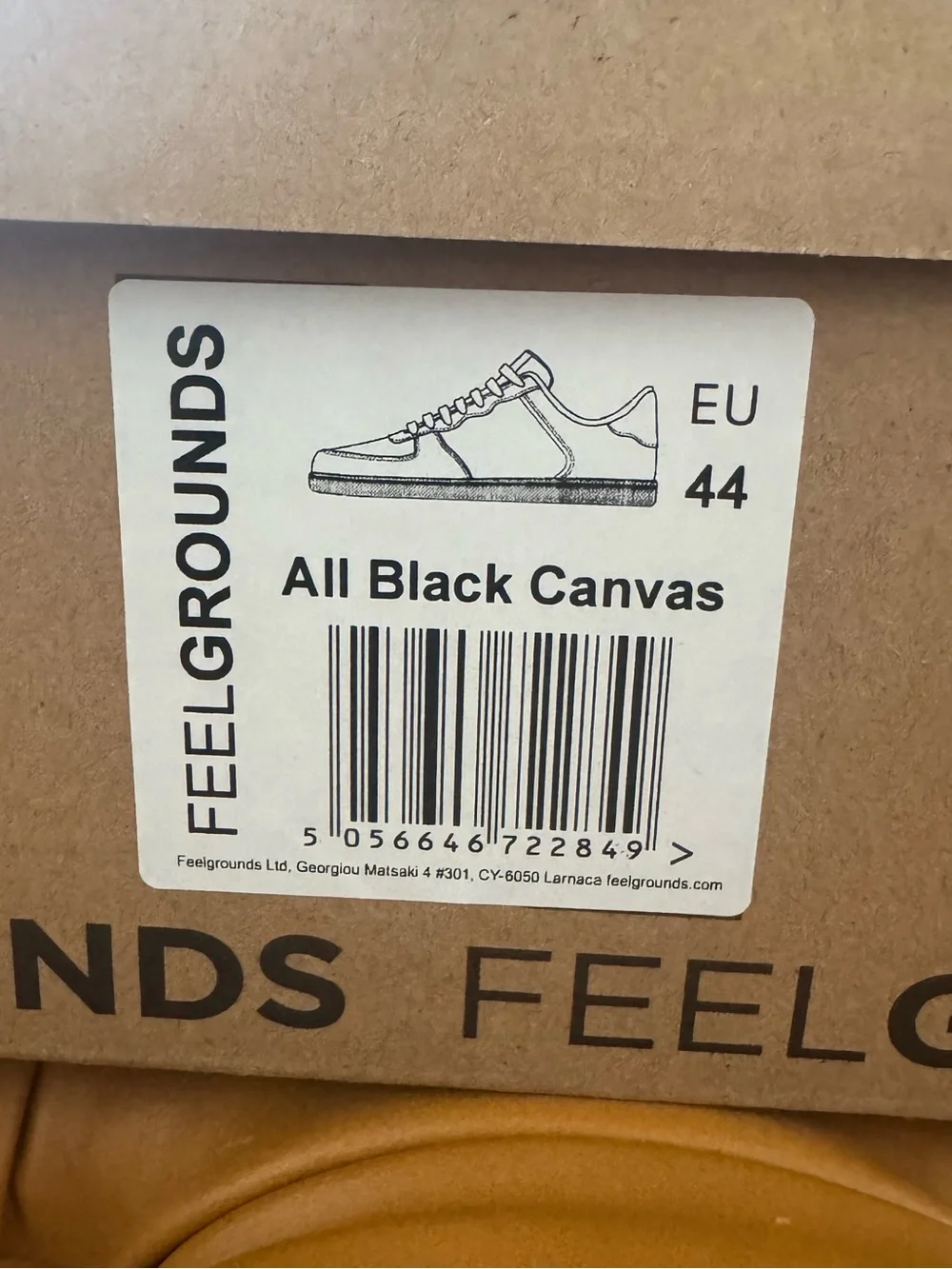 Feelgrounds Black Canvas Barefoot Sneakers Men’s Size 11